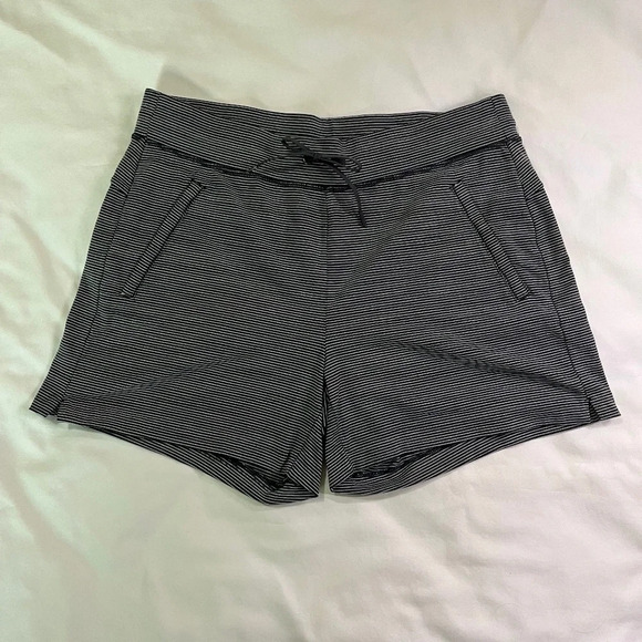 Athleta Women's Drawstring Black and White Stripe Shorts with Pockets | Size MT - Picture 1 of 6